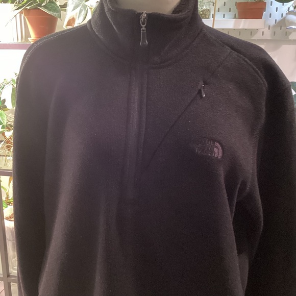 North Face half zip fleece pullover. Size Large. - Picture 2 of 5